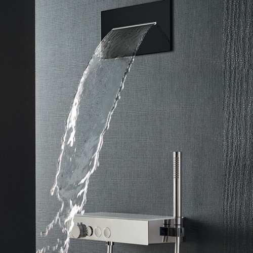 ВОДА, ЗАСТЫВШАЯ В ФОРМЕ