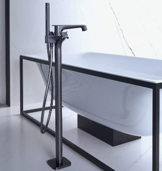 Напольный смеситель для ванны только стиль или и функциональность?