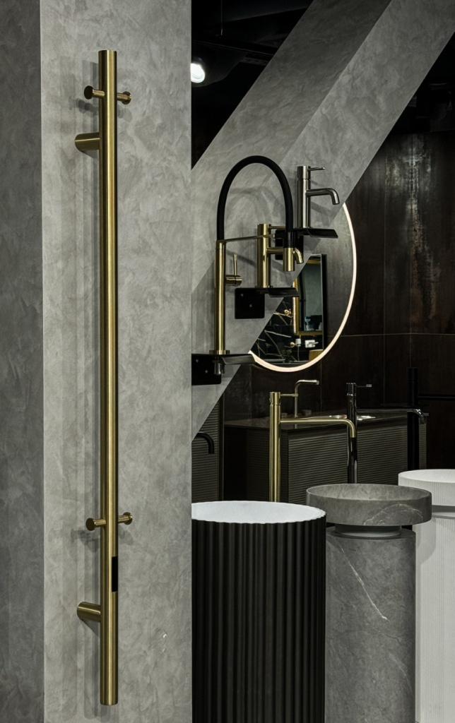 Полотенцесушитель Boheme Uno 726-MG