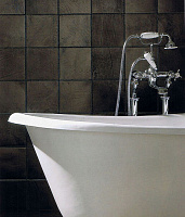 Чугунная ванна Devon&Devon Admiral ножки золото 2MRADMIRALOTDD