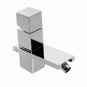 Bossini Cube Смеситель для биде на 1 отверстие, с заглушкой 1 цвет: chrome Z004401.030