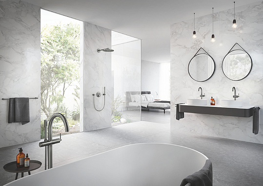 Grohe Atrio New Смеситель для ванны напольный, с ручн. душем и шлангом, цвет: темный графит, матовый 32653AL3