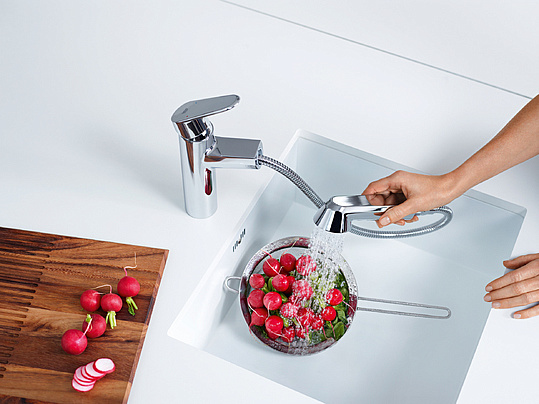 Grohe Eurodisc Cosmopolitan Смеситель для кухни, с выдвижным изливом, цвет: хром 32257002