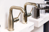 Grohe Essence New Смеситель для раковины высокий, с д/к, высота излива 16 см, цвет: никель глянец 23462BE1