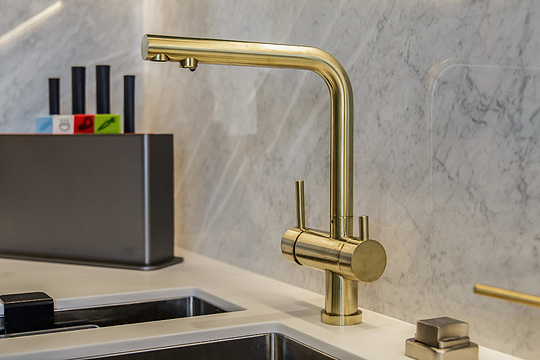 Omoikiri Nagano-LG Смеситель для кухни с возм. подключить фильтр, цвет: светлое золото 4994178