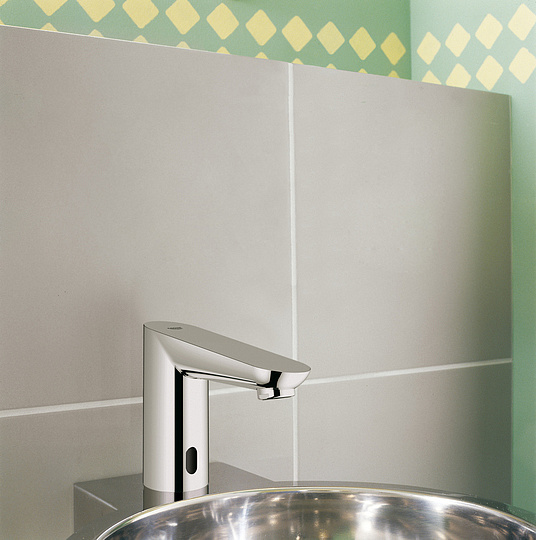 Grohe Euroeco Cosmopolitan E Кран для раковины сенсорный, цвет: хром 36269000