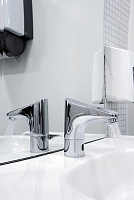 Grohe Europlus E Смеситель для раковины, сенсорный, длина излива 11,3 см, цвет: хром 36207001