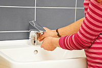 Grohe Europlus E Смеситель для раковины, сенсорный, длина излива 11,3 см, цвет: хром 36207001