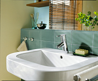 Hansgrohe Talis S Смеситель для раковины однорычажный, с донным клапаном, цвет: хром 32020000