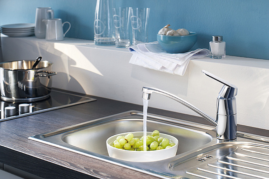 Grohe Eurosmart Cosmopolitan Смеситель для кухни, с поворотным изливом, цвет: хром 32842000