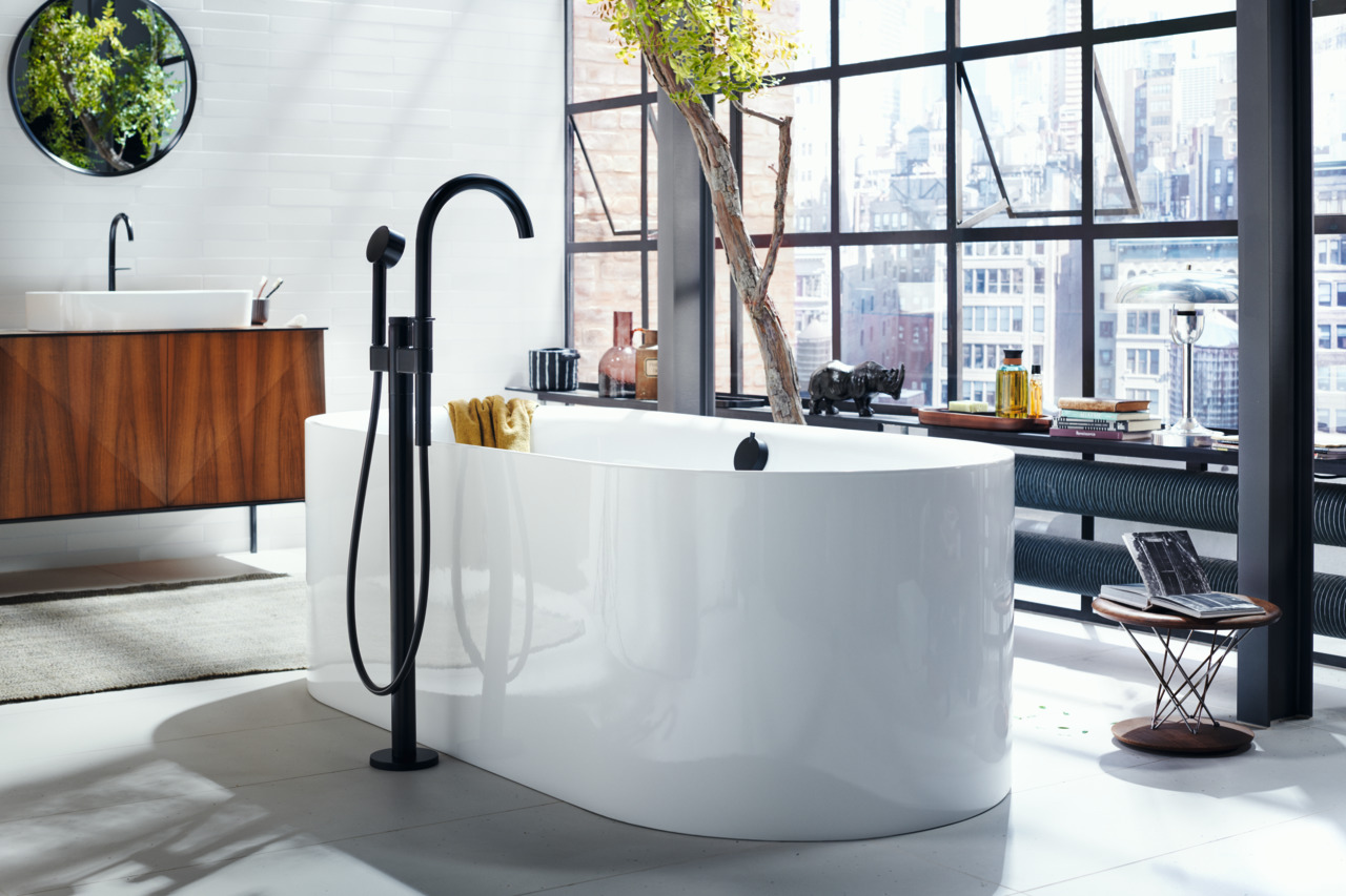 Axor One Смеситель для ванны, напольный, однорычажный, с ручным душем, цвет: хром 48440000