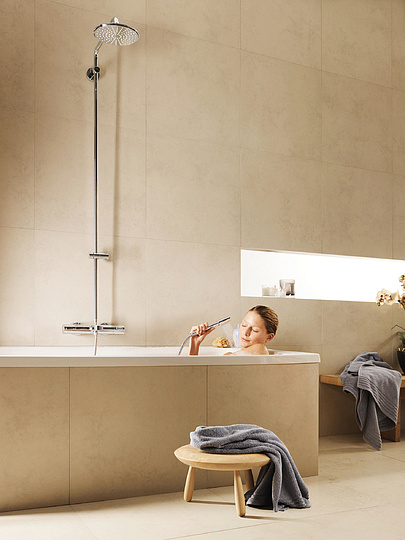 Grohe Rainshower System 210 Душевая стойка для ванны, с термостатом, излив 16,5 см, цвет: хром 27641000