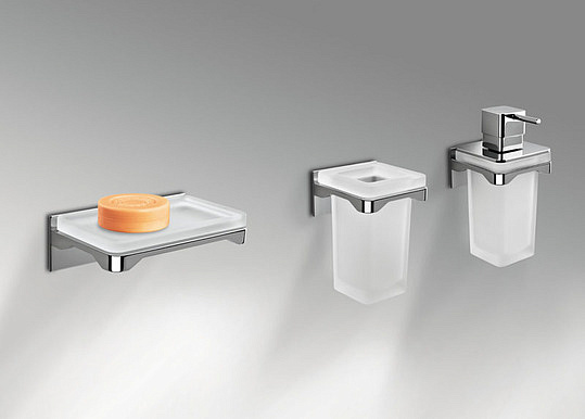 Colombo Design Forever Дозатор для жидкого мыла настенный, стеклянная колба, цвет: chrome B9333.CR-VAN