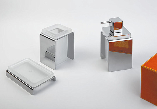 Colombo Design Forever Дозатор для жидкого мыла настольный, стеклянная колба, цвет: chrome B9334.CR-VAN