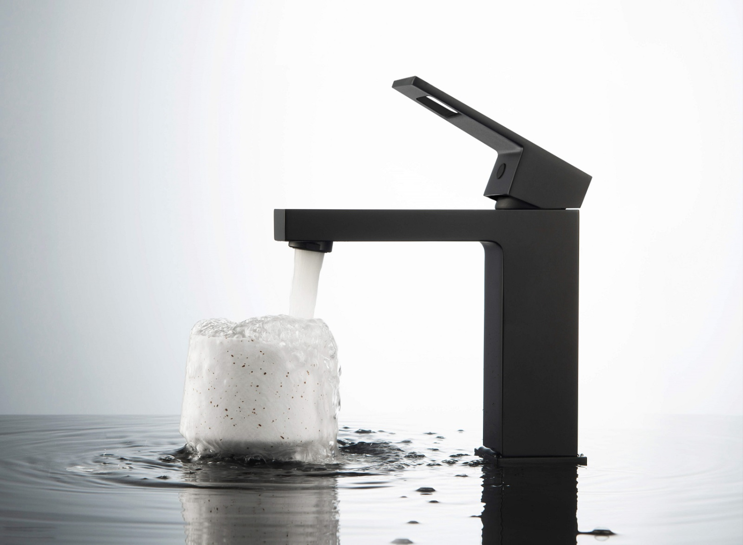 Timo Briana Смеситель для раковины однорычажный, цвет черный 7161/03F