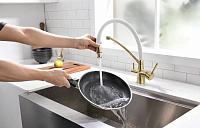 Paulmark Siеgen Смеситель для кухни с гибким изливом, цвет: бронза-белый Si213111-BrW