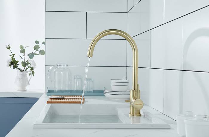 Paulmark Essen Смеситель для кухни с гибким изливом, цвет: бронза Es213211-BR