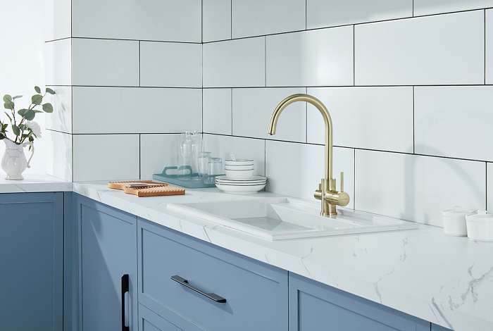 Paulmark Essen Смеситель для кухни с гибким изливом, цвет: бронза Es213211-BR