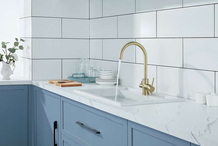 Paulmark Essen Смеситель для кухни с гибким изливом, цвет: бронза Es213211-BR