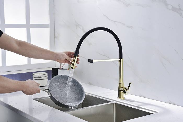 Paulmark Halt Смеситель для кухни высота излива 17 см, цвет: золото Ha214021-G