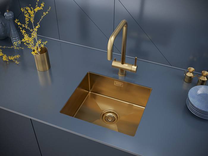 Paulmark Wetter Смеситель для кухни высота излива 26,2 см, цвет: брашированное золото We213030-BG