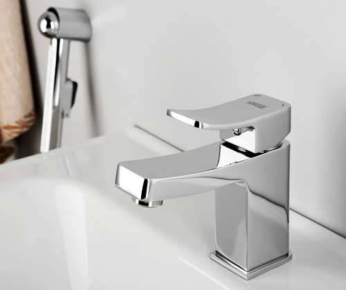 Смеситель Wasserkraft Aller  для раковины с гигиеническим душем 1068