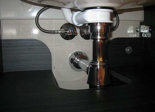 Сифон для раковины Viega  с пробкой 102845