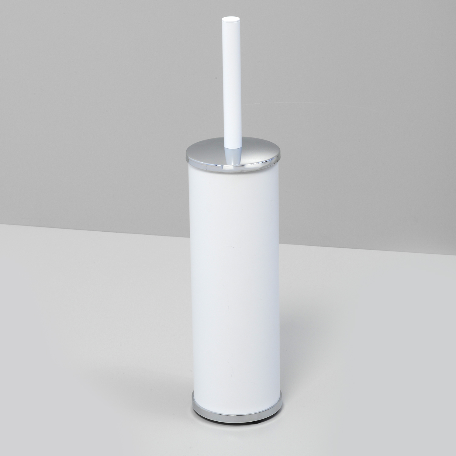 Wasserkraft Ершик для унитаза напольный с латунной колбой, цвет: хром/белый K-1027W