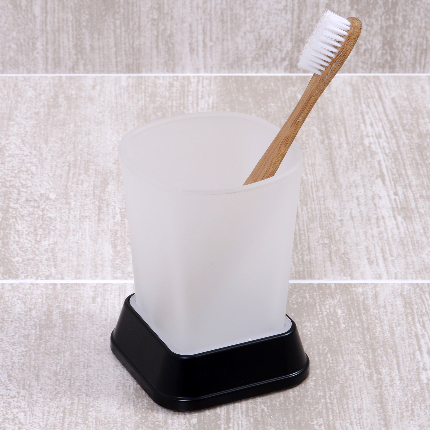 Wasserkraft Amper Стакан для зубных щеток настольный, стеклянный матовый, цвет: черный K-5428B