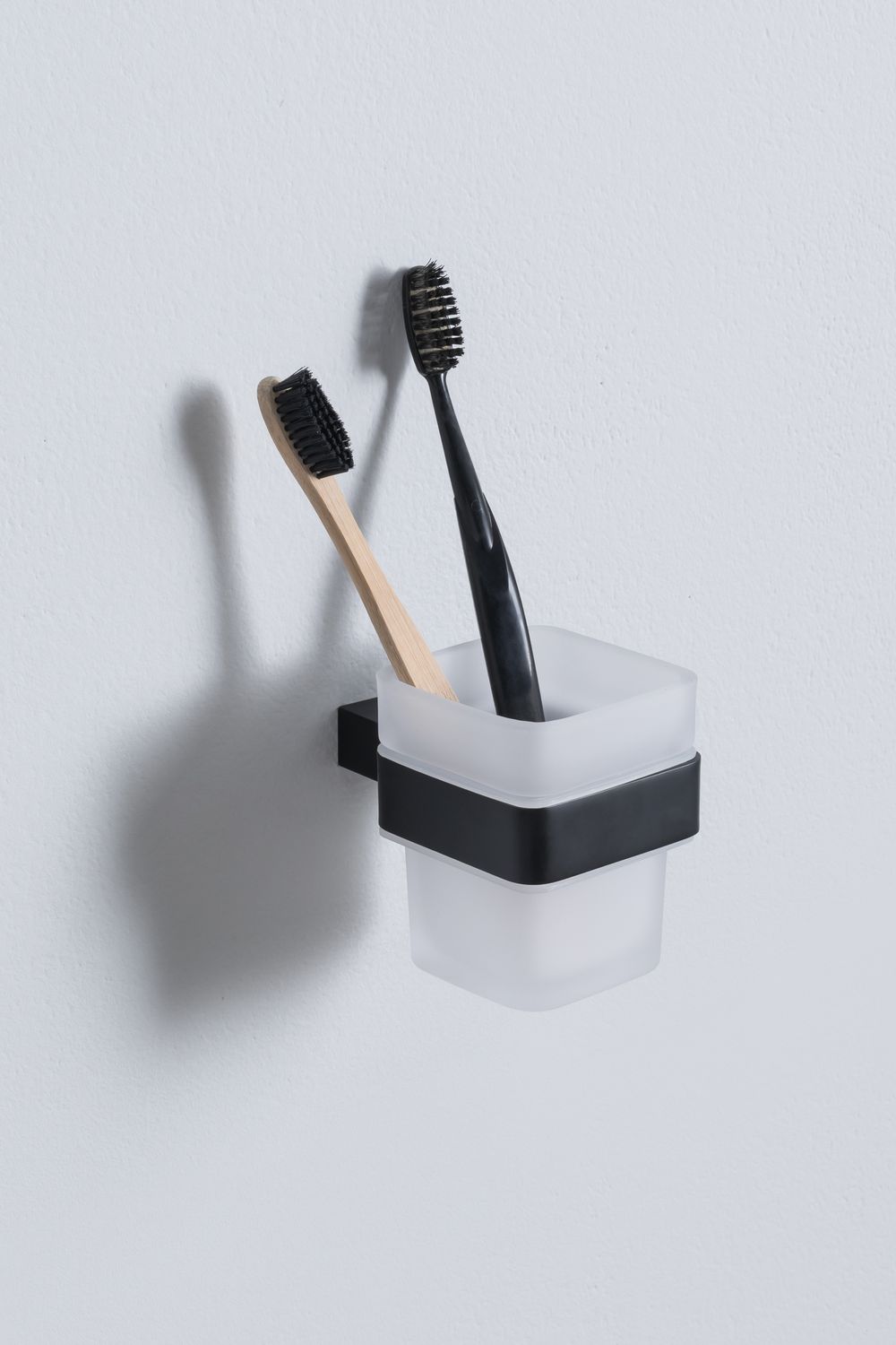 Allen Brau Infinity Стакан подвесной 6,8x10,3x8,6h см, матовое стекло, цвет: черный матовый 6.21002-31