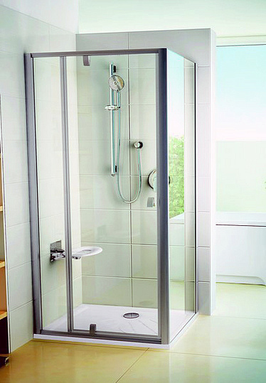 Ravak 902.00 Душевой гарнитур: душевая лейка 3 вида струи, штанга, держ. для душа, шланг, цвет: хром X07P177