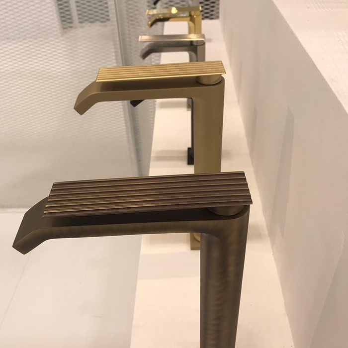 Treemme Ios Смеситель для раковины, на 1 отв., цвет: золото 24k IT2A18DDRMZZ