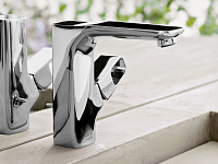 Axor Urquiola Смеситель для раковины на 1 отверстие с донным клапаном, цвет: хром 11021000