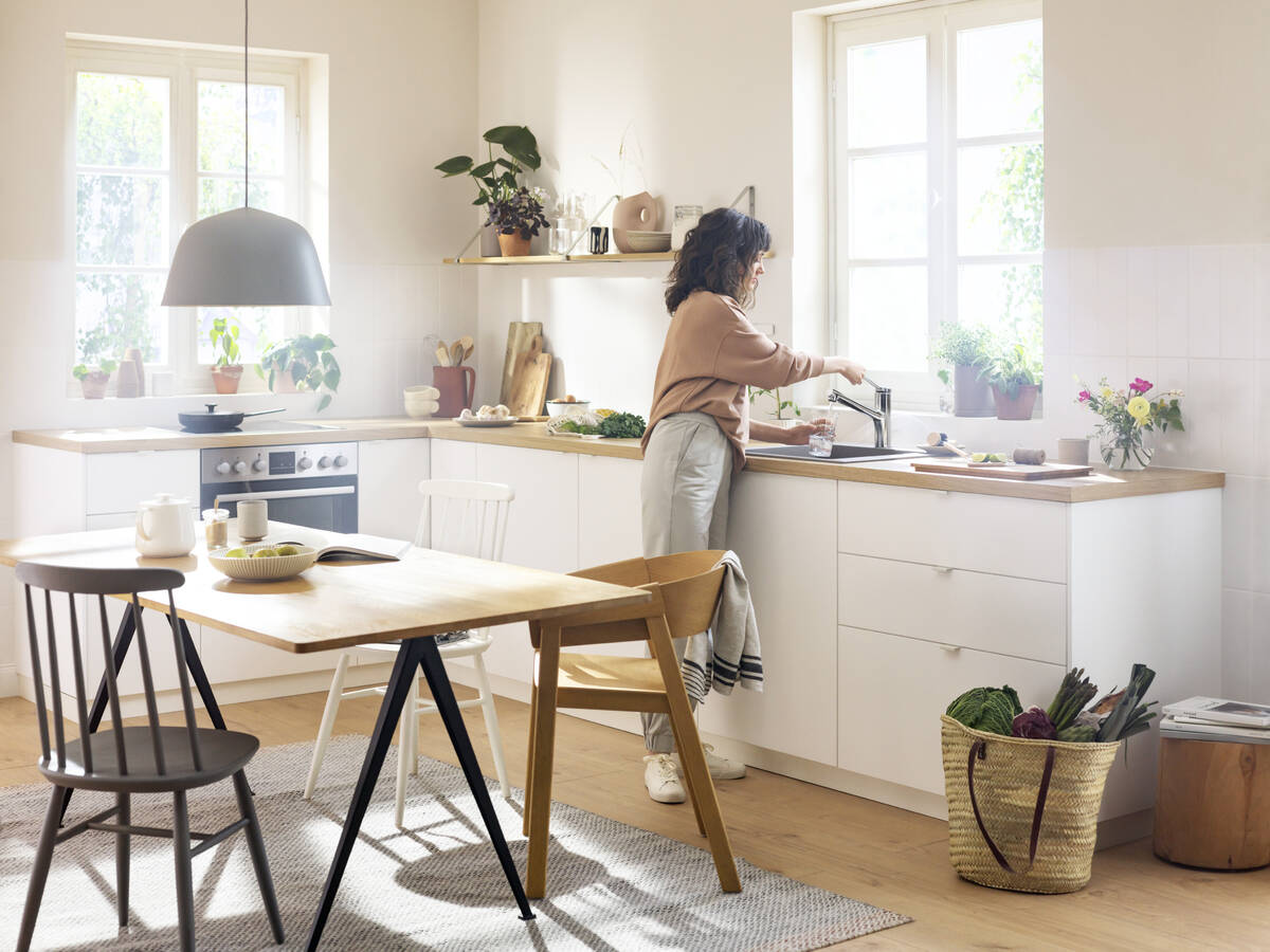 Hansgrohe Zesis Смеситель для кухни с выдвижным изливом, цвет: хром 74803000