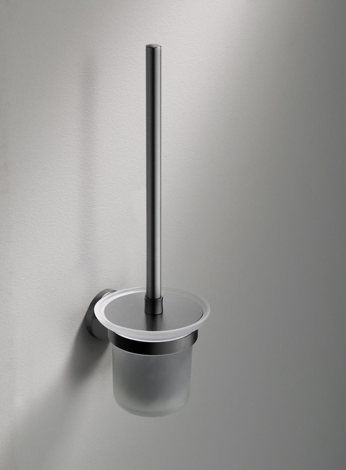 Timo Saona Ершик для унитаза подвесной со стеклянной колбой, цвет: черное золото 13061/18