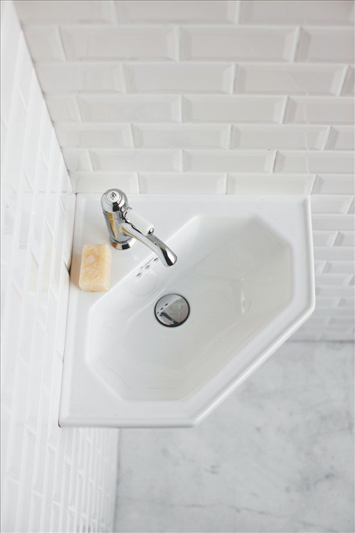 Burlington Раковина подвесная 59,8х45 см, с переливом, 1 отвер. под смеситель, цвет: белый глянцевый B10