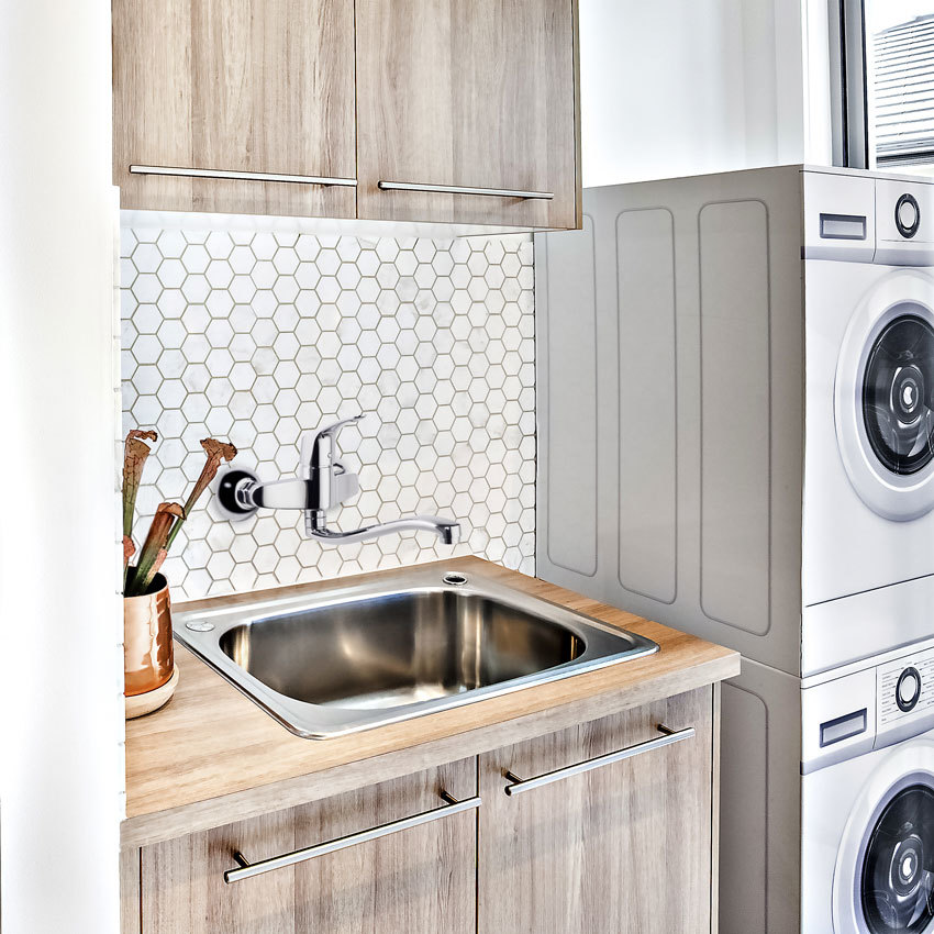 Ramonsoler Titanium Смеситель для кухни настенный однорычажный, цвет: хром 180701CC