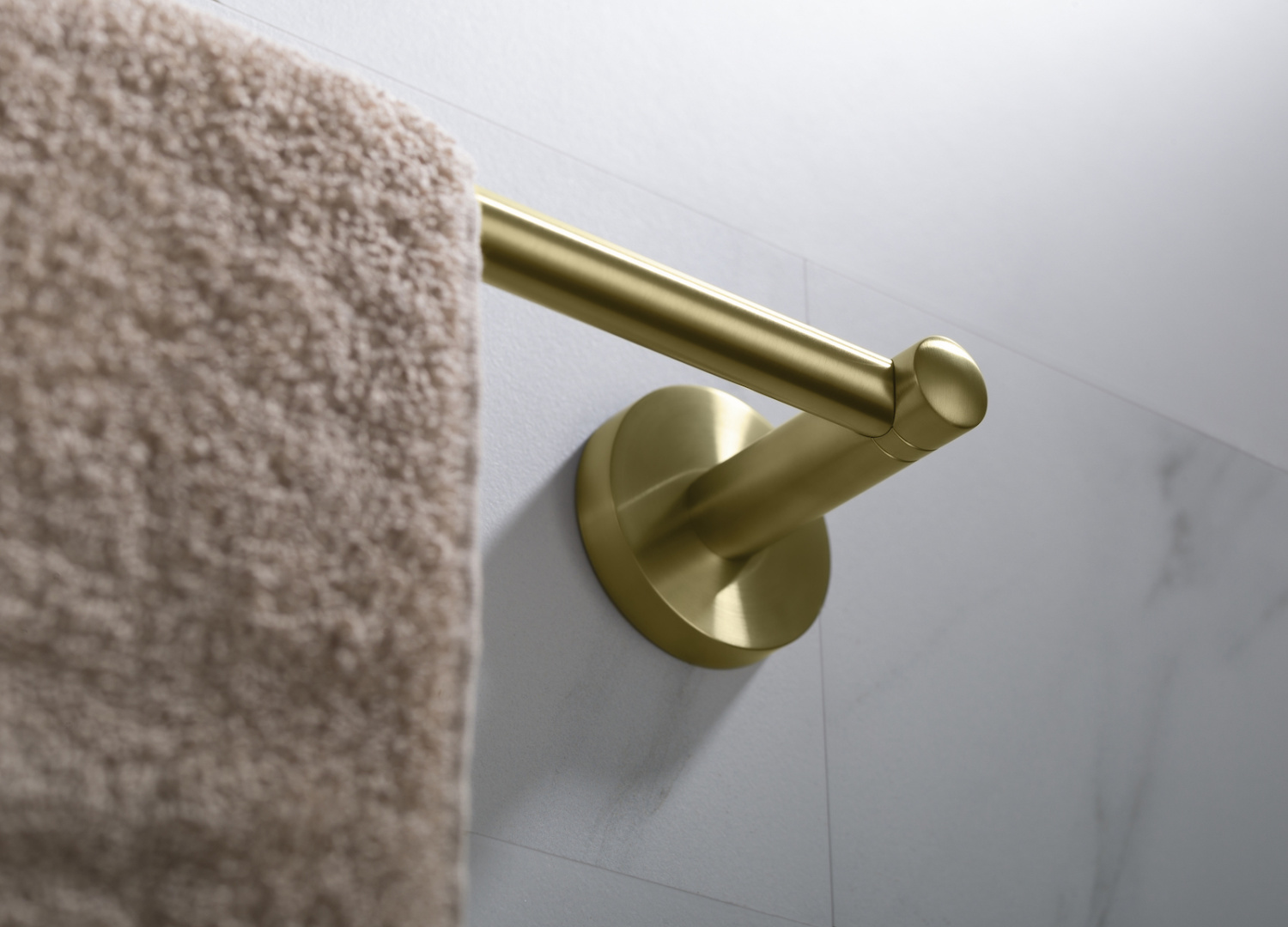 Timo Saona Полотенцедержатель подвесной, латунь цвет: золото матовое 13053/17