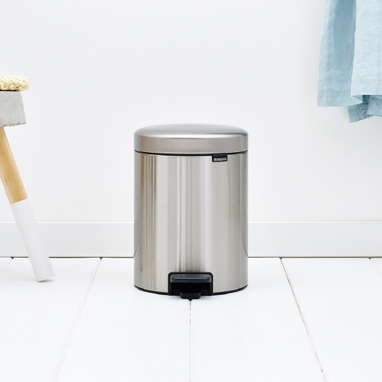 Brabantia NewIcon Мусорное ведро с педалью, нержавеющая сталь на 5л, цвет: стальной матовый FPP 112102
