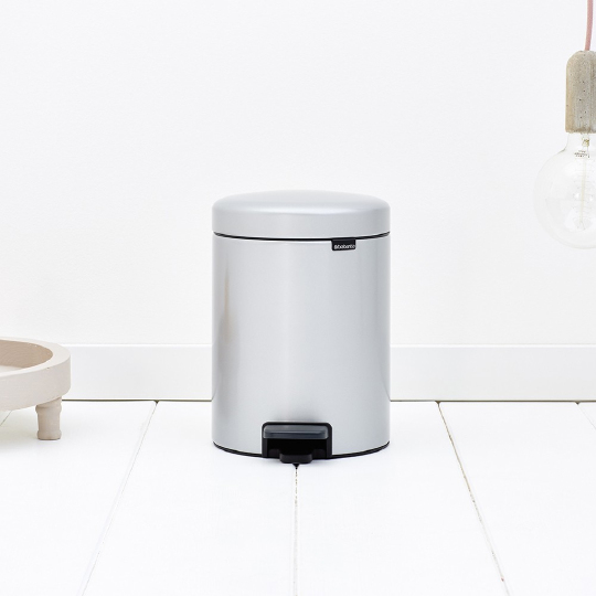 Brabantia NewIcon Мусорное ведро с педалью, нержавеющая сталь на 5л, цвет: серый металлик 112904