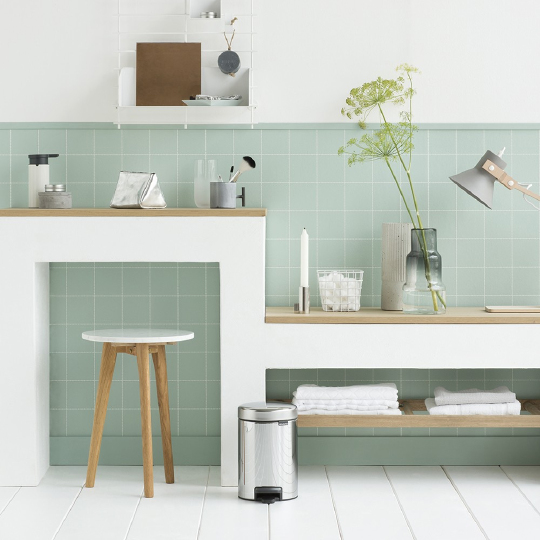 Brabantia NewIcon Мусорное ведро с педалью, нержавеющая сталь на 3л, цвет: стальной полированный 113147