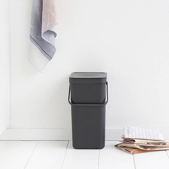 Brabantia Sort&Go Мусорное ведро с крышкой, пластик на 16л, цвет: серый 109966