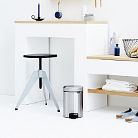 Brabantia NewIcon Мусорное ведро с педалью, нержавеющая сталь на 3л, цвет: стальной матовый 113222