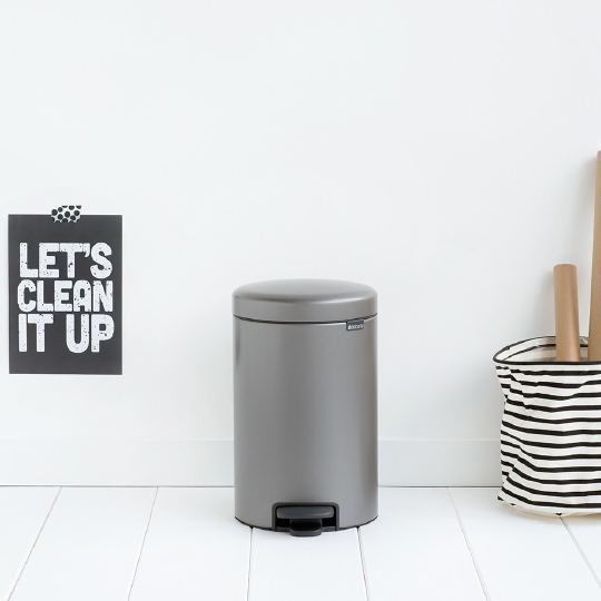 Brabantia NewIcon Мусорное ведро с педалью, нержавеющая сталь на 12л, цвет: платиновый 113628