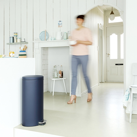 Brabantia FlatBack Мусорное ведро с педалью, нержавеющая сталь на 30л, цвет: минерально-синий 103940
