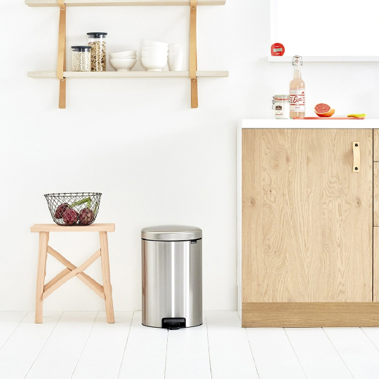 Brabantia NewIcon Мусорное ведро с педалью, нержавеющая сталь на 20л, цвет: стальной матовый 114021