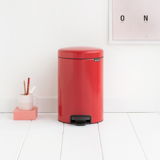 Brabantia NewIcon Мусорное ведро с педалью, нержавеющая сталь на 12л, цвет: пламенно-красный 112003
