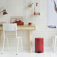 Brabantia NewIcon Мусорное ведро с педалью, нержавеющая сталь на 12л, цвет: пламенно-красный 112003