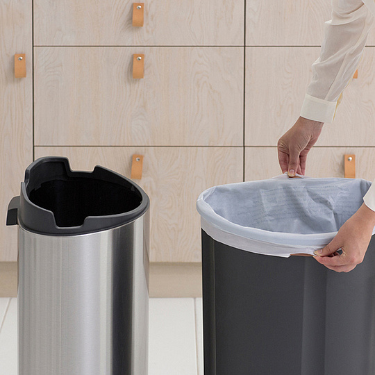 Brabantia Touch Bin New Мусорное ведро нажимн., нержавеющая сталь на 40л, цвет: стальной матовый 114809