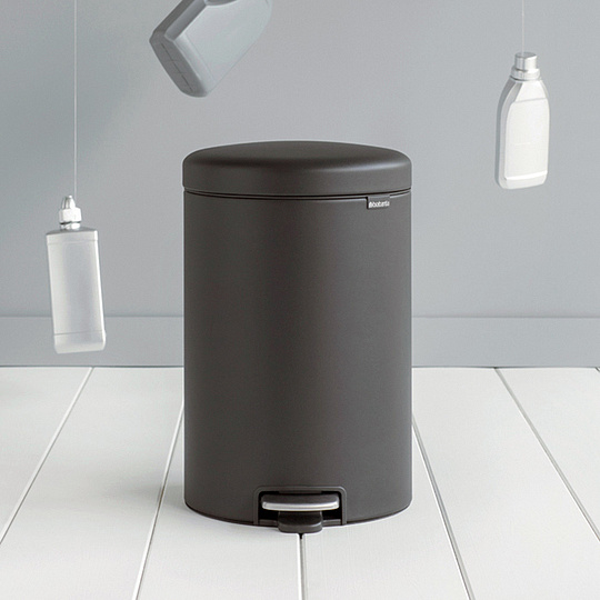 Brabantia NewIcon Мусорное ведро с педалью, нержавеющая сталь на 20л, цвет: минерально-графитовый 114182